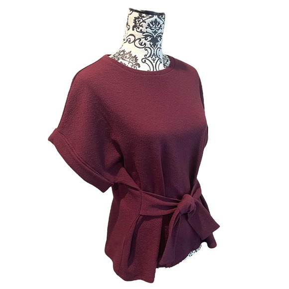 Express Textured Tie Waist Top - Picture 2 of 5